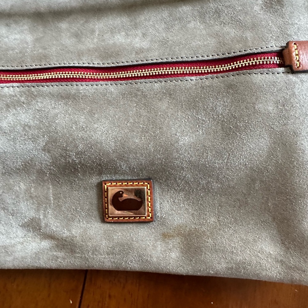 Dooney and Bourke, gray suede shoulder bag - Picture 4 of 7